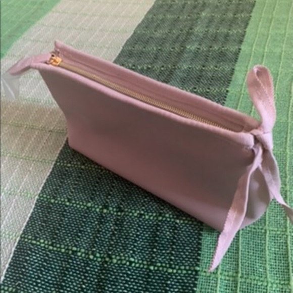 🆕 Burberry Beauty Cosmetic Bag